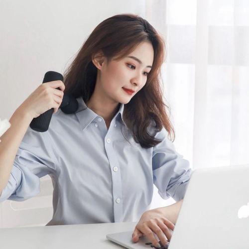 筋膜枪揭秘 工厂批发背后的低价秘密与时尚外观